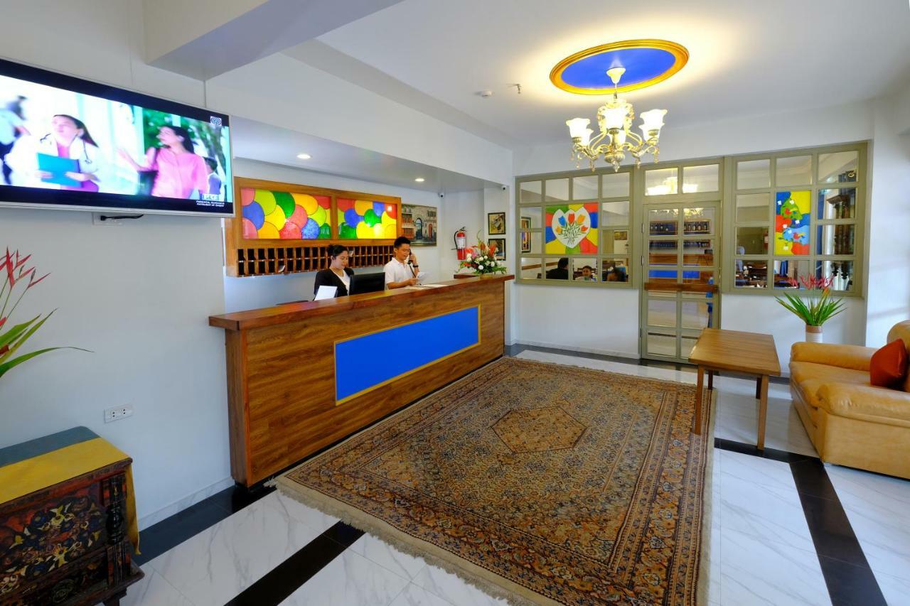 Frankfurter Deluxe Inn Cebu Kültér fotó